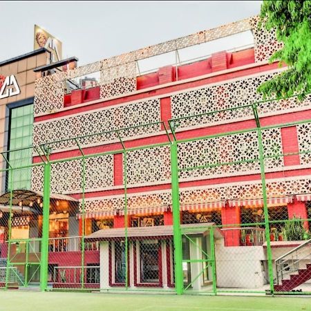 Citi Club Hotel Канпур Екстериор снимка