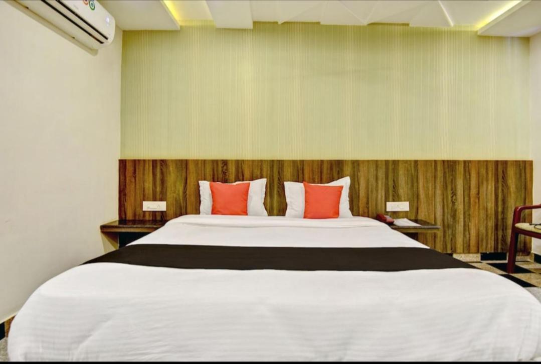 Citi Club Hotel Канпур Екстериор снимка