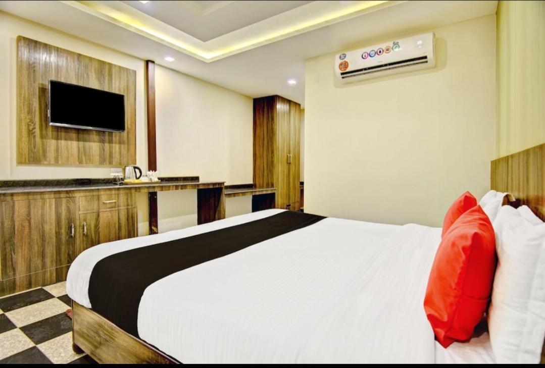 Citi Club Hotel Канпур Екстериор снимка