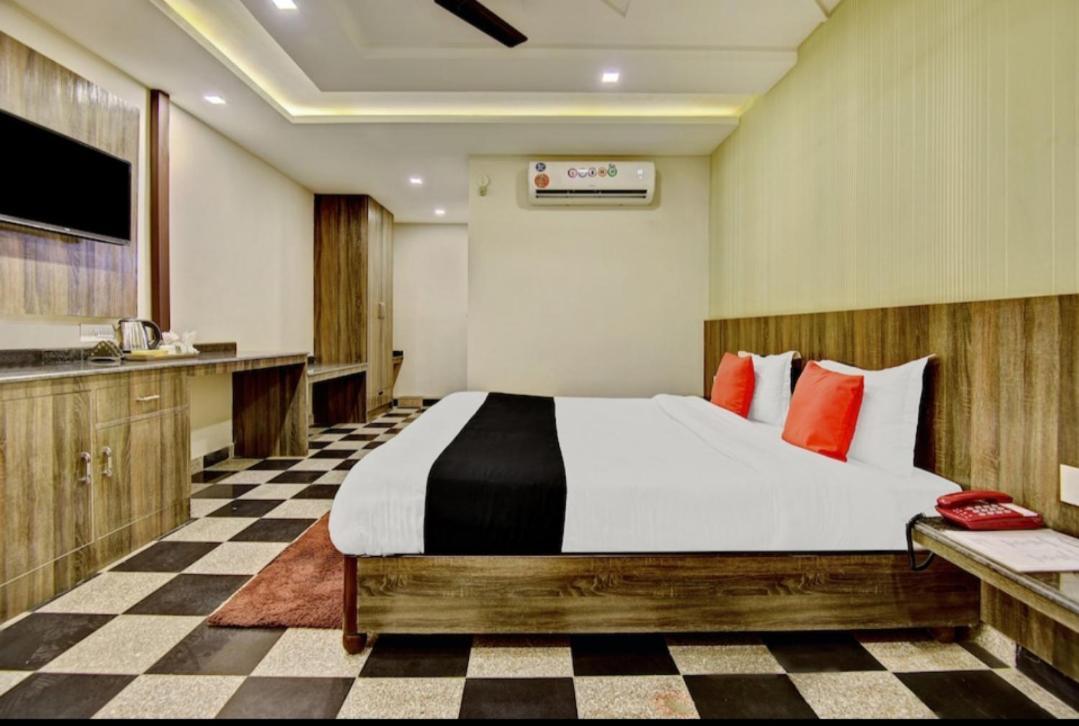 Citi Club Hotel Канпур Екстериор снимка