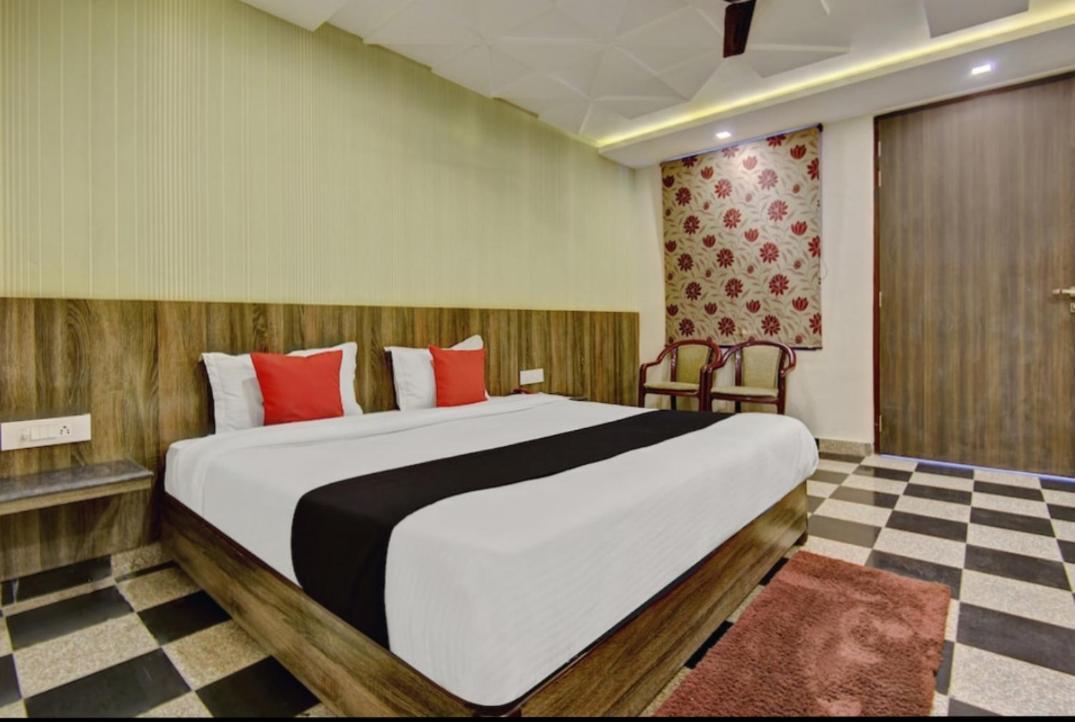 Citi Club Hotel Канпур Екстериор снимка