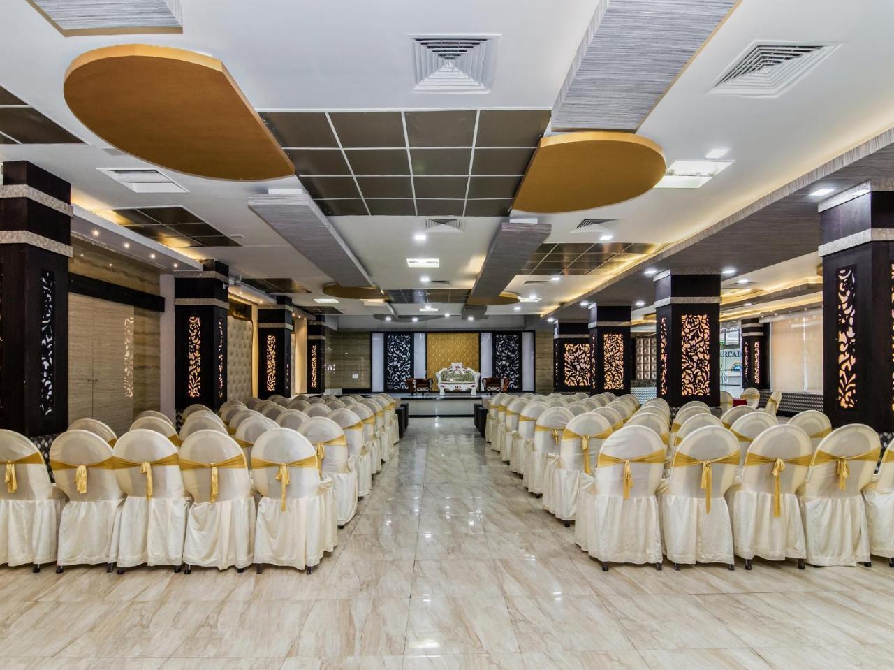 Citi Club Hotel Канпур Екстериор снимка