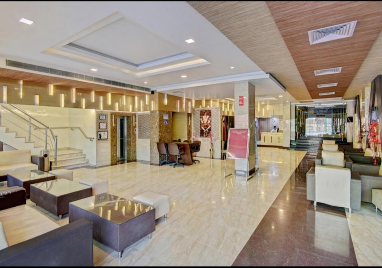Citi Club Hotel Канпур Екстериор снимка