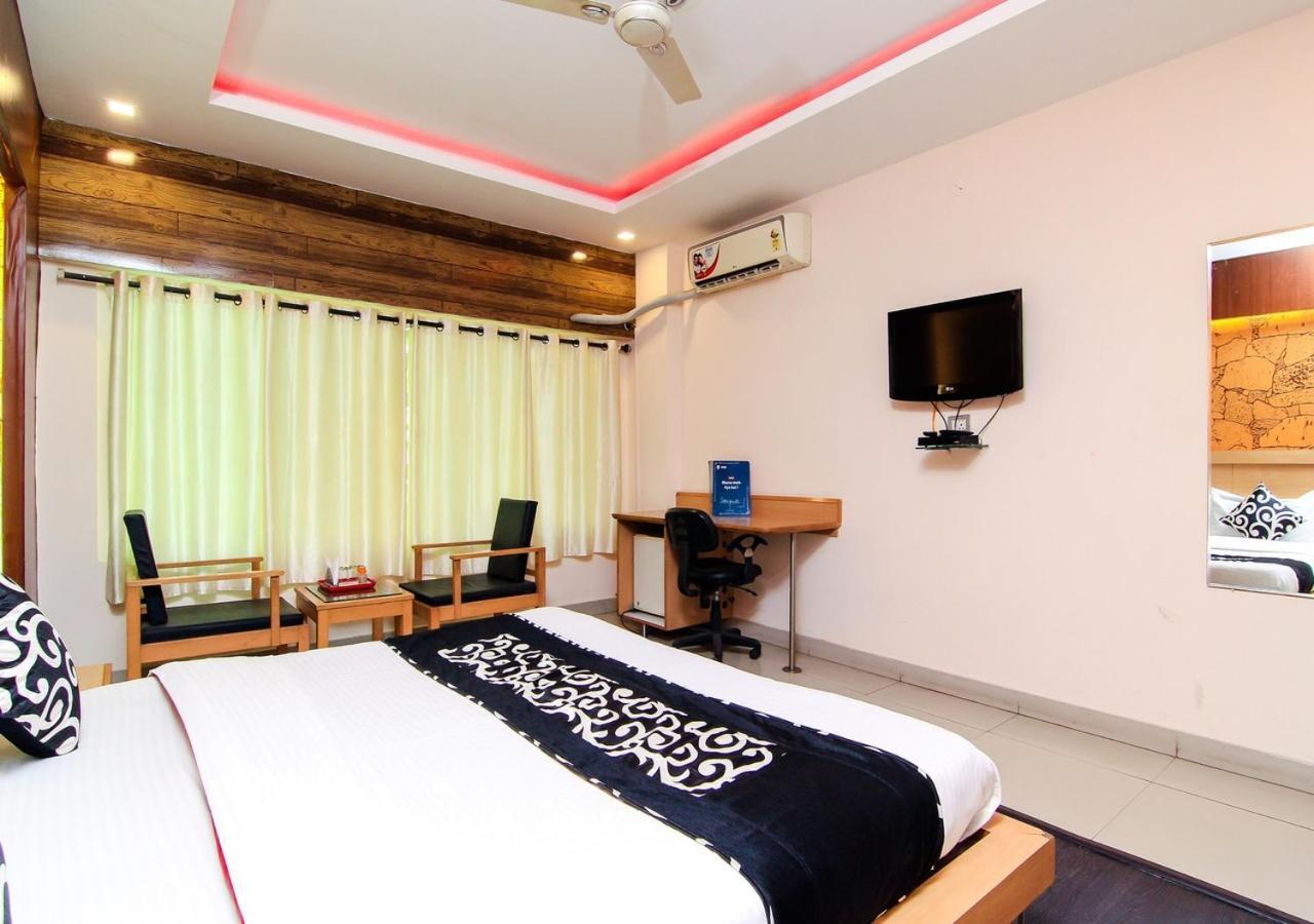 Citi Club Hotel Канпур Екстериор снимка