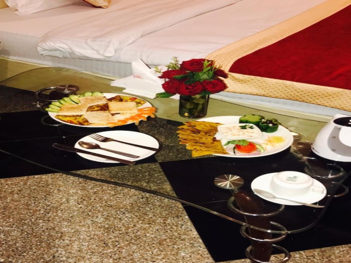 Citi Club Hotel Канпур Екстериор снимка